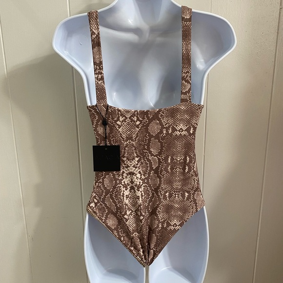 Acacia France in Python - Picture 2 of 3